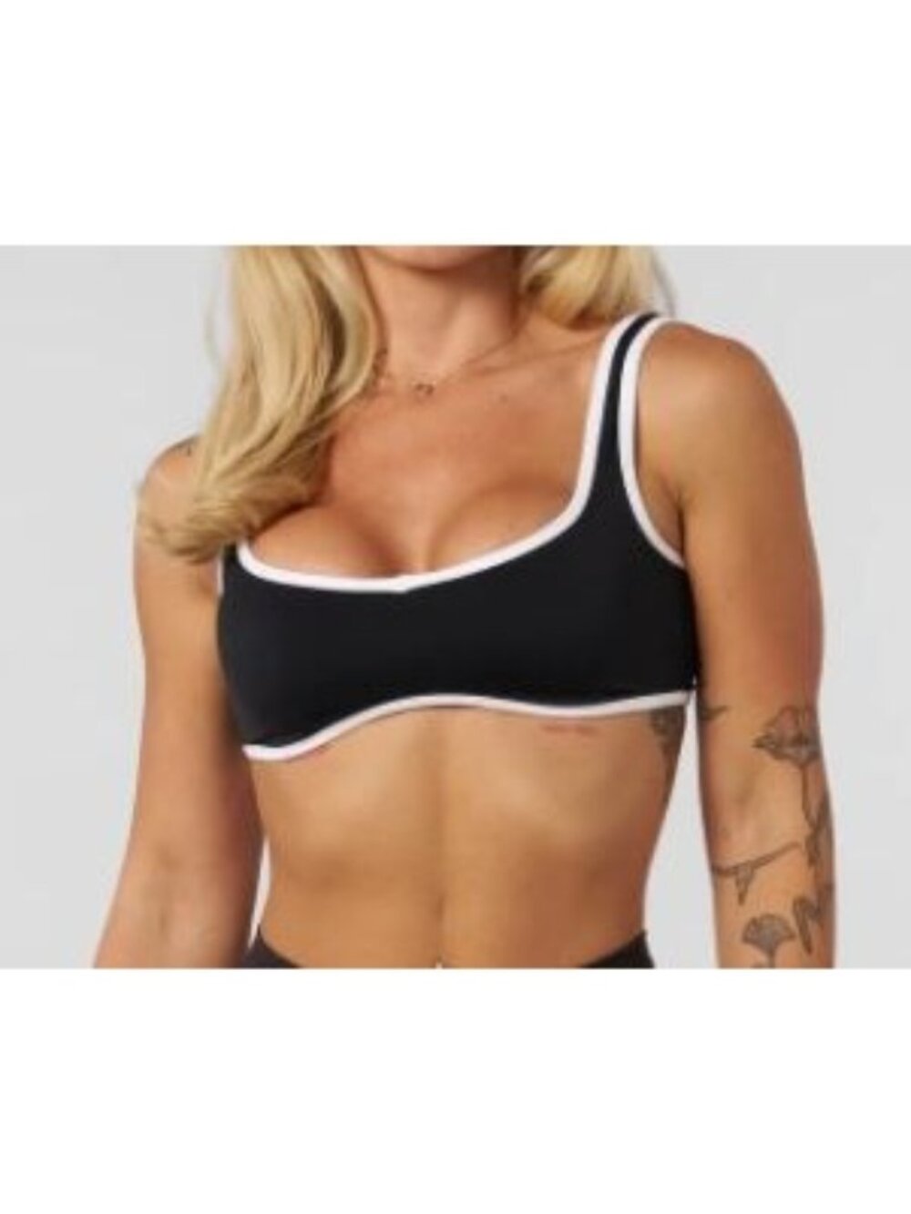 YoungLA Elevate Outline Bra Women Size Medium NWT Removable Pads Athletic